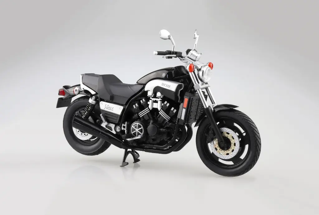 112 Yamaha Vmax Black 21.webp